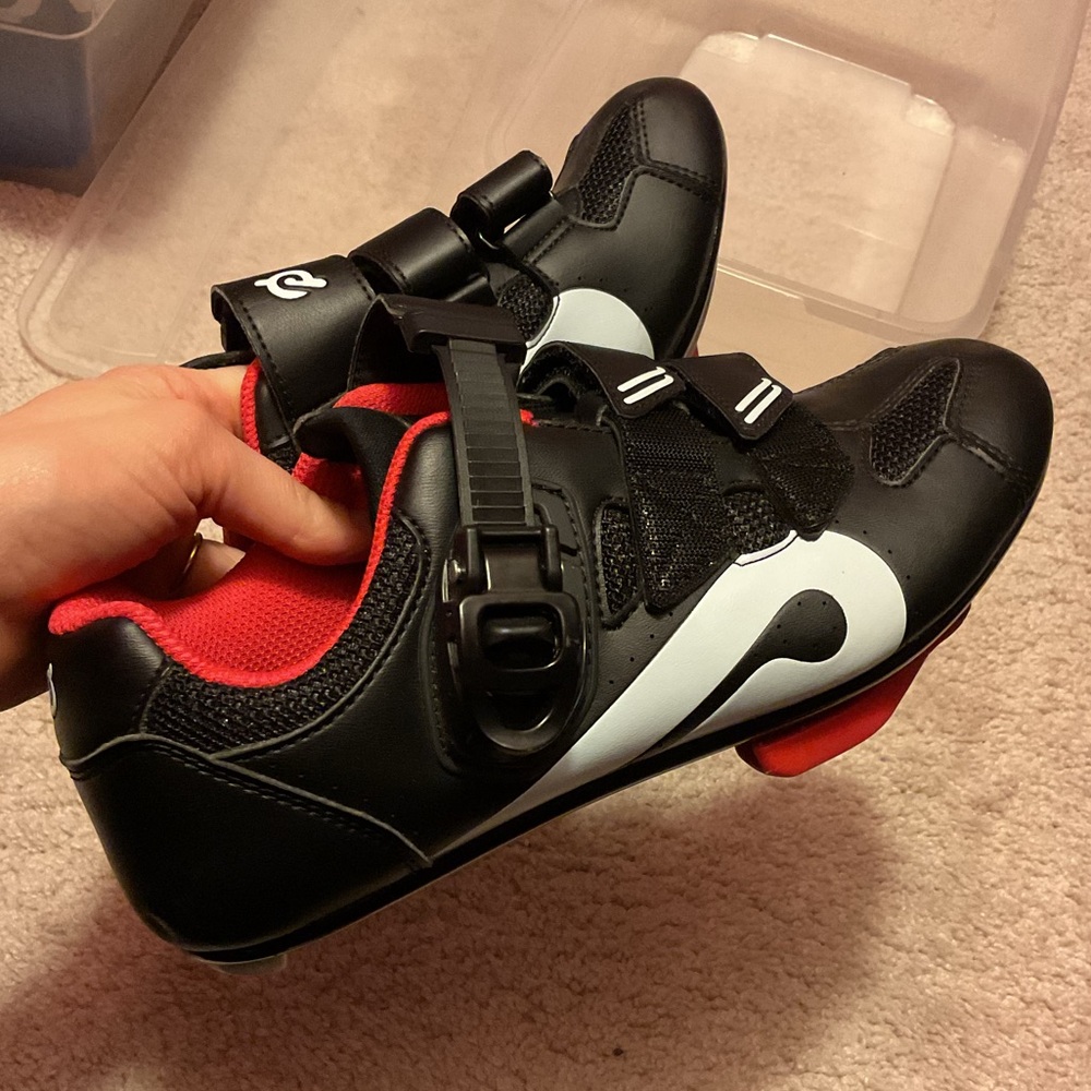 Peloton cycle / cycling shoes